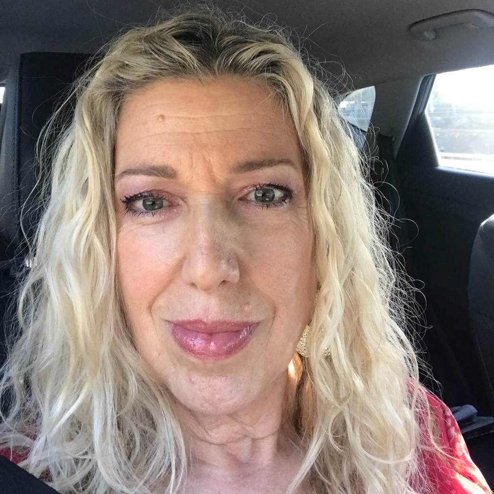 Meet your Posher, Dana